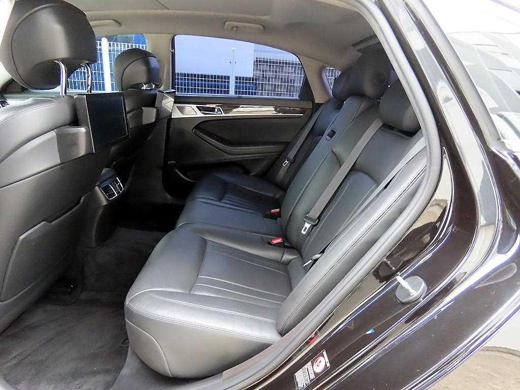 Genesis G80 - Vista 6