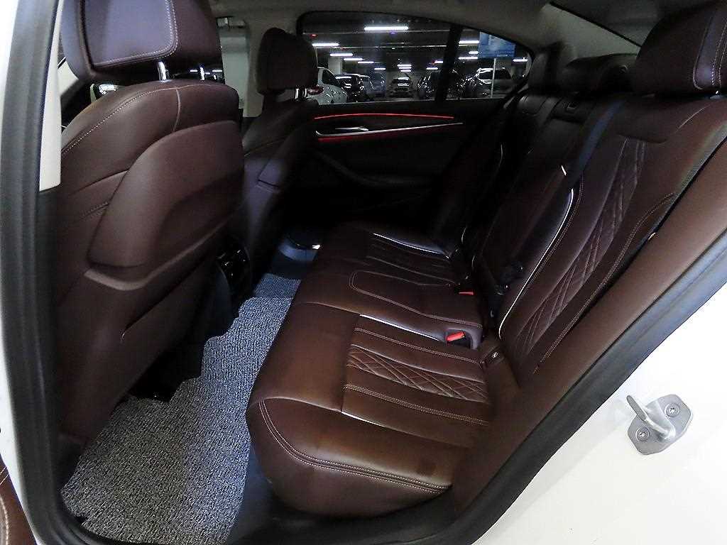 BMW 5 Series - Vista 7