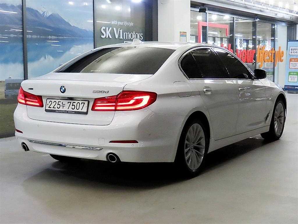 BMW 5 Series - Vista 4