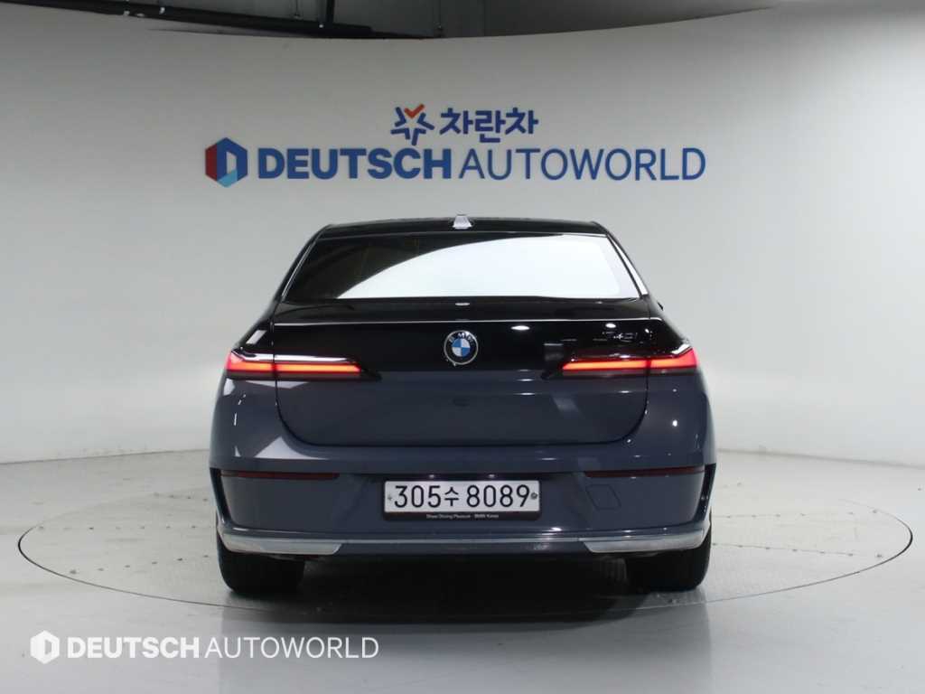 BMW 7 Series - Vista 4