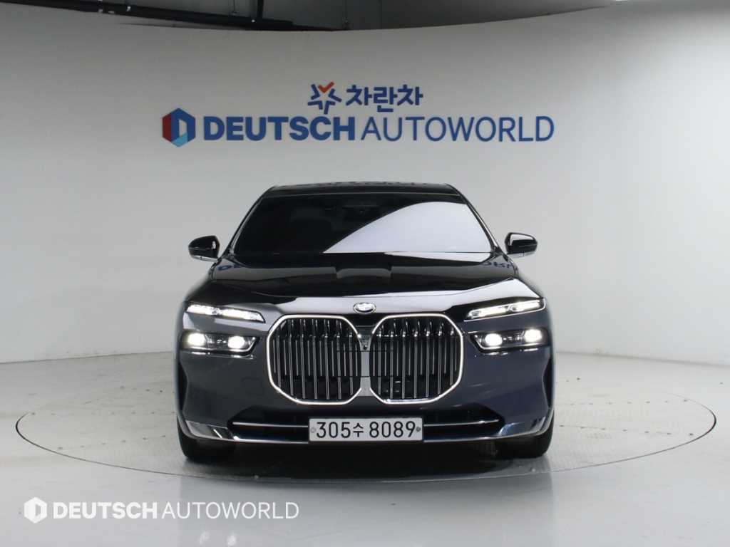 BMW 7 Series - Vista 3