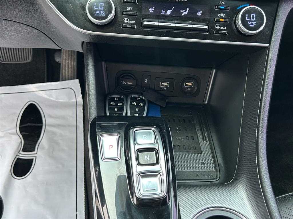 HYUNDAI Sonata - Vista 12