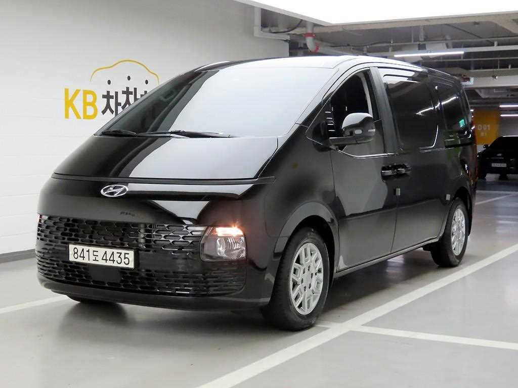 HYUNDAI Staria - Vista 2