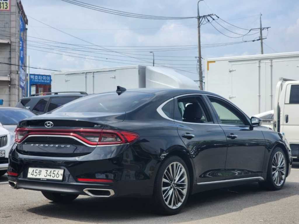 HYUNDAI Grandeur - Vista 2