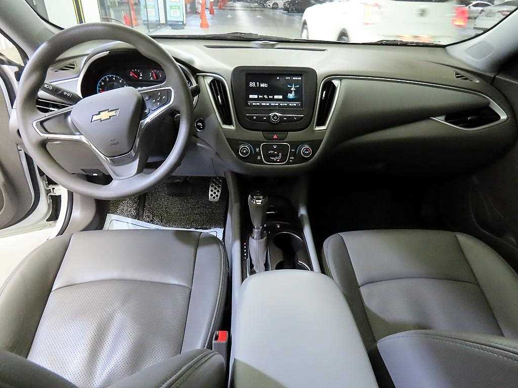 Chevrolet Malibu - Vista 10