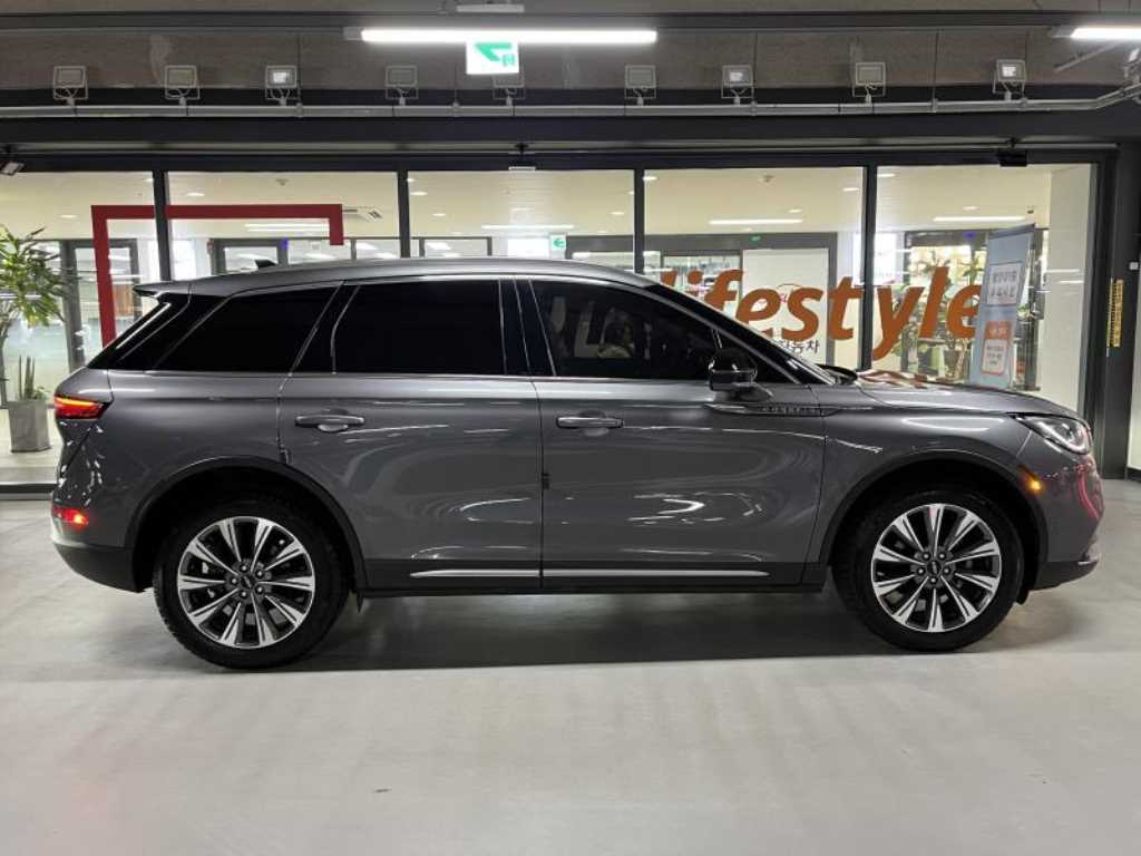 Lincoln Corsair - Vista 3