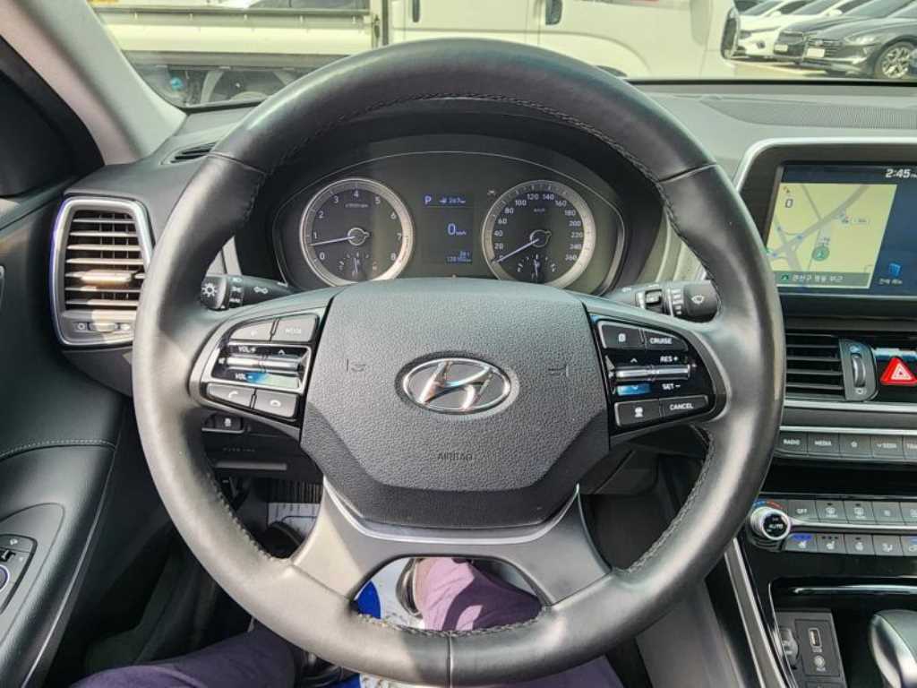 HYUNDAI Grandeur - Vista 7