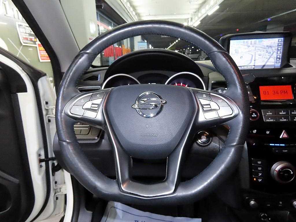 Ssangyong Tivoli - Vista 8
