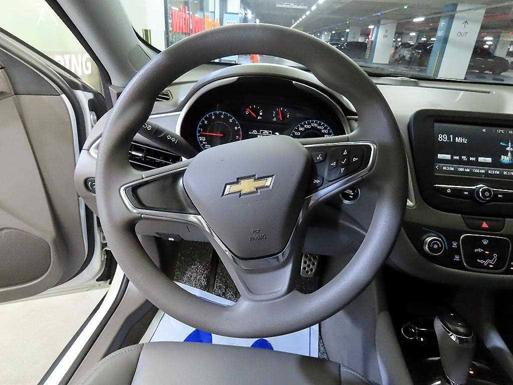 Chevrolet Malibu - Vista 8