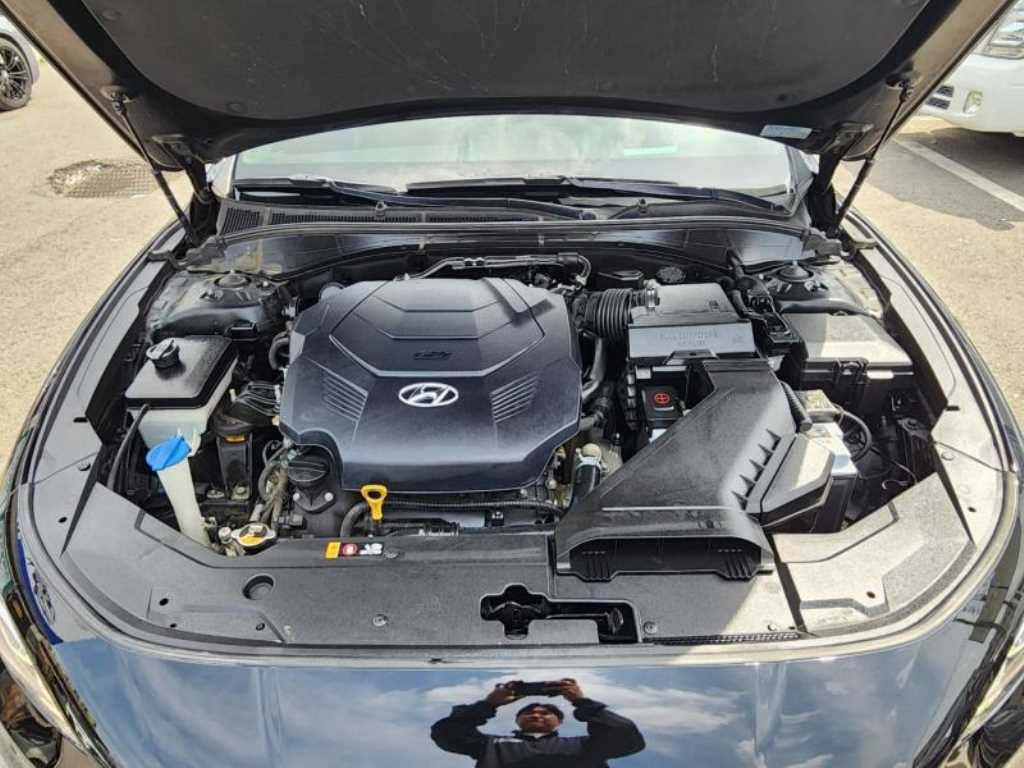 HYUNDAI Grandeur - Vista 5