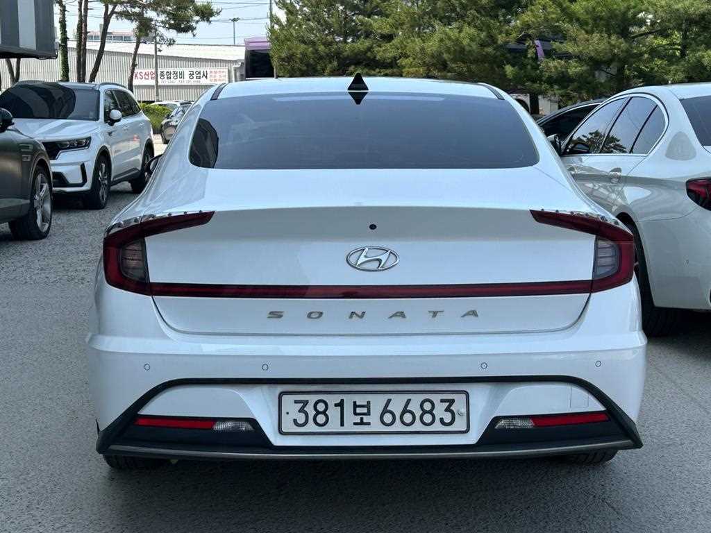 HYUNDAI Sonata - Vista 4
