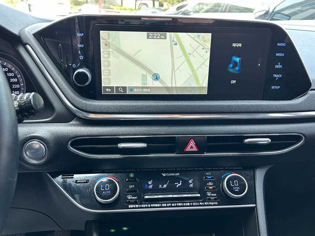 HYUNDAI Sonata - Vista 12