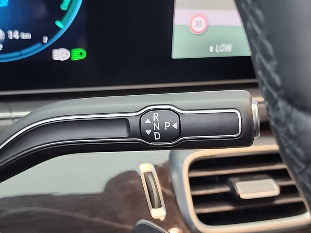 Mercedes Benz GLE Class - Vista 8
