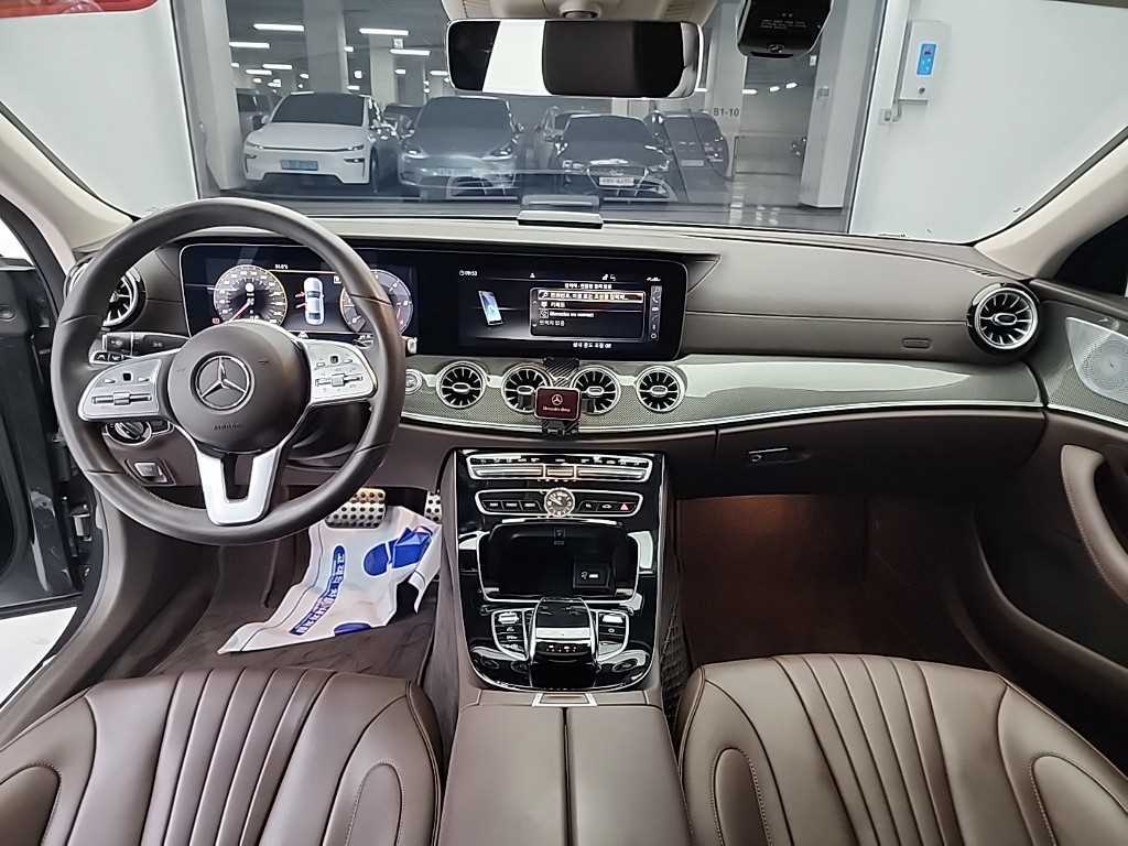 Mercedes Benz CLS Class - Vista 7