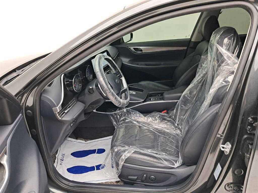HYUNDAI Grandeur - Vista 11