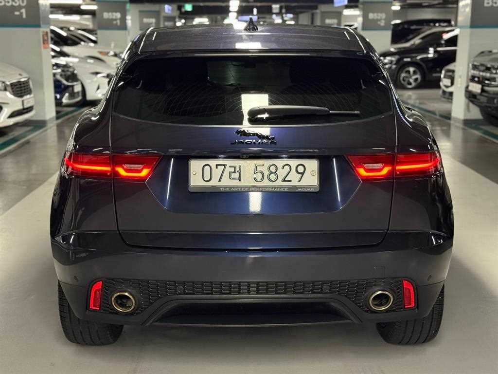 Jaguar E-PACE - Vista 3