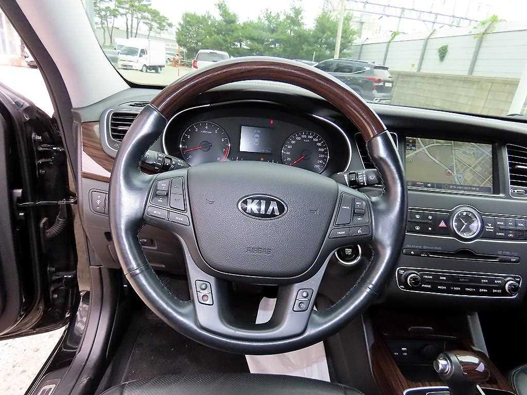 KIA K7 - Vista 8