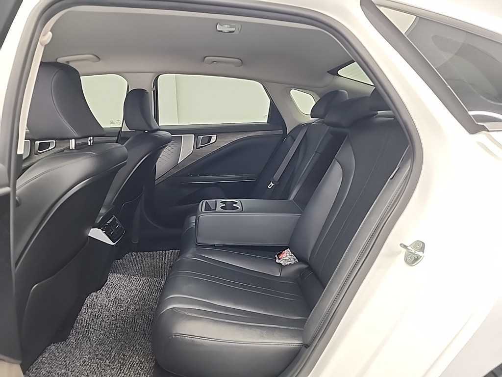 KIA K8 - Vista 7