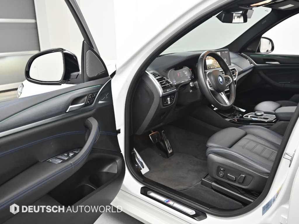 BMW iX3 - Vista 11