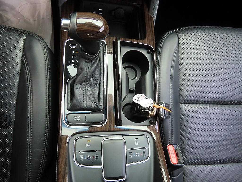KIA K7 - Vista 10