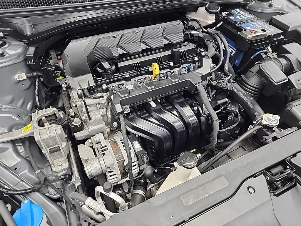 HYUNDAI Avante - Vista 5