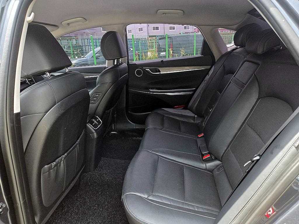 HYUNDAI Grandeur - Vista 7