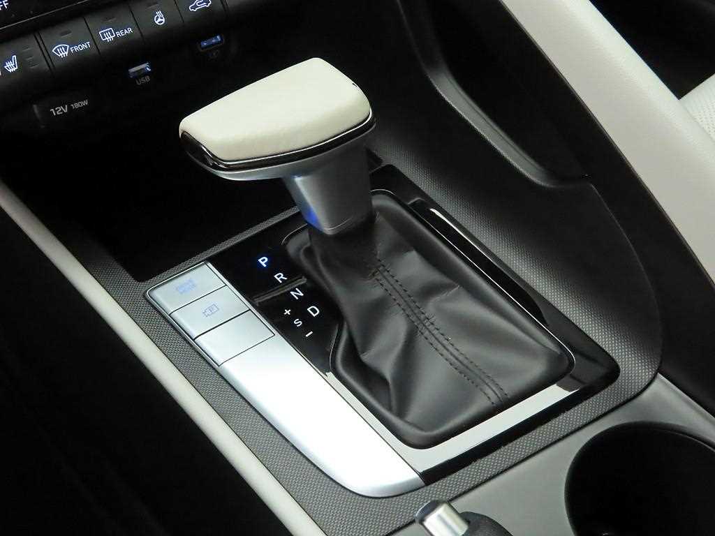 HYUNDAI Avante - Vista 10