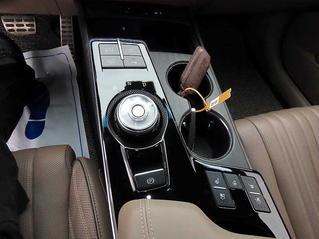 KIA K8 - Vista 10