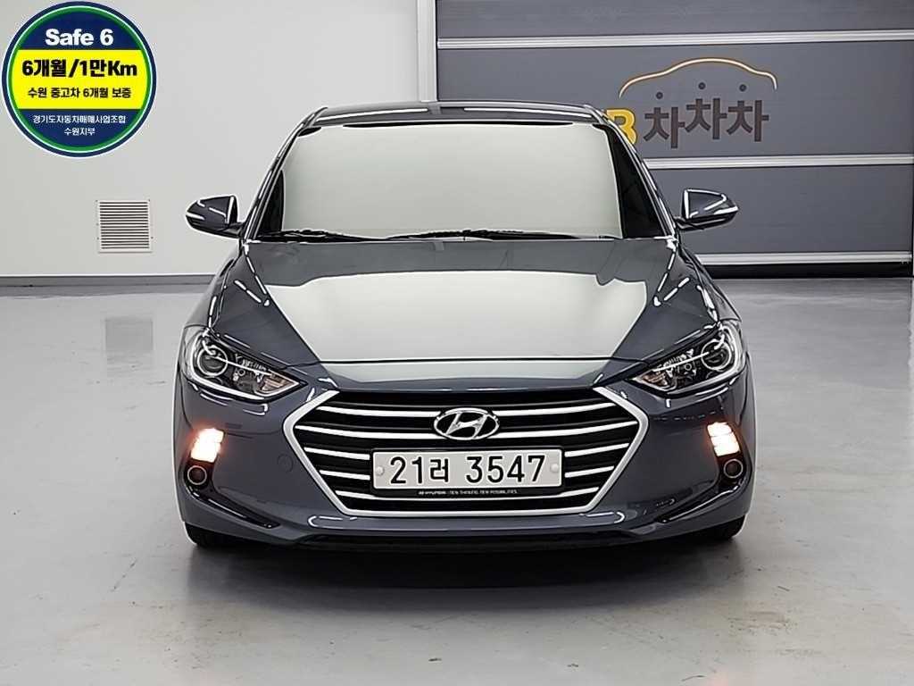 HYUNDAI Avante - Vista 2