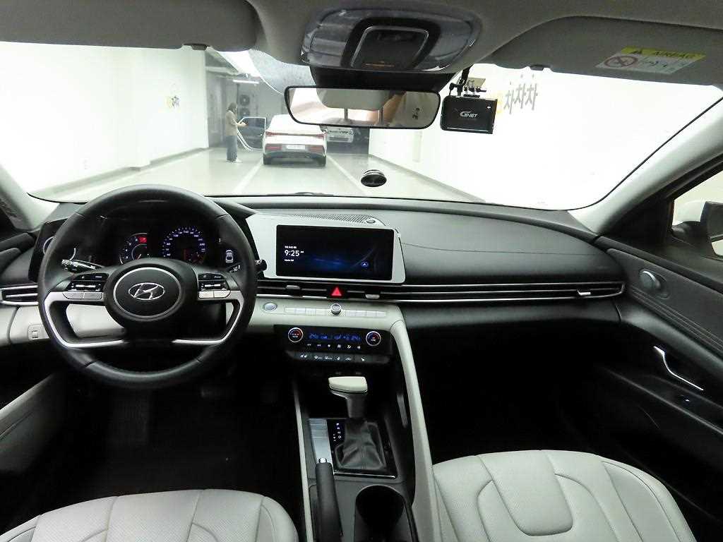 HYUNDAI Avante - Vista 6