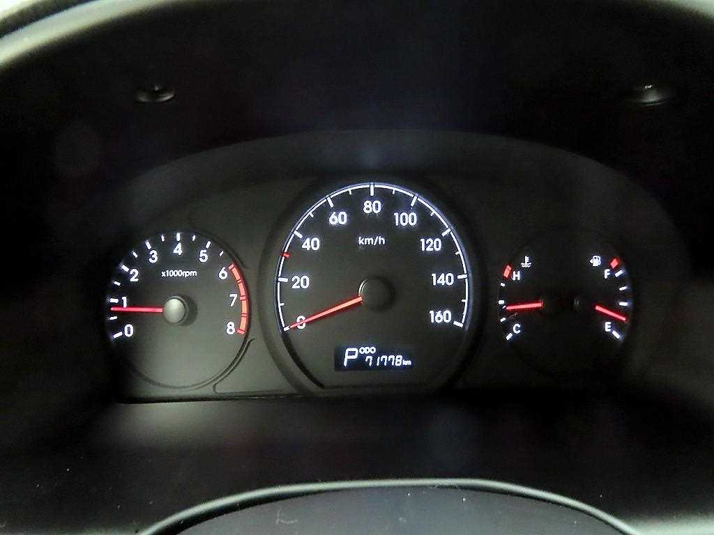 HYUNDAI Starex - Vista 6