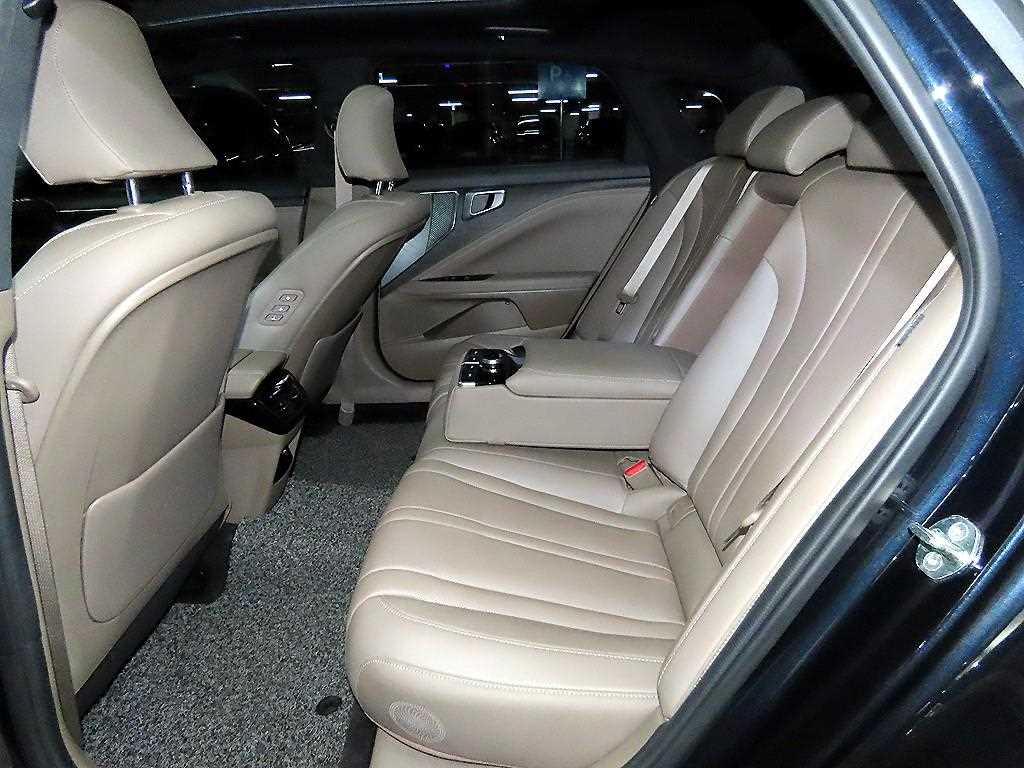KIA K8 - Vista 7