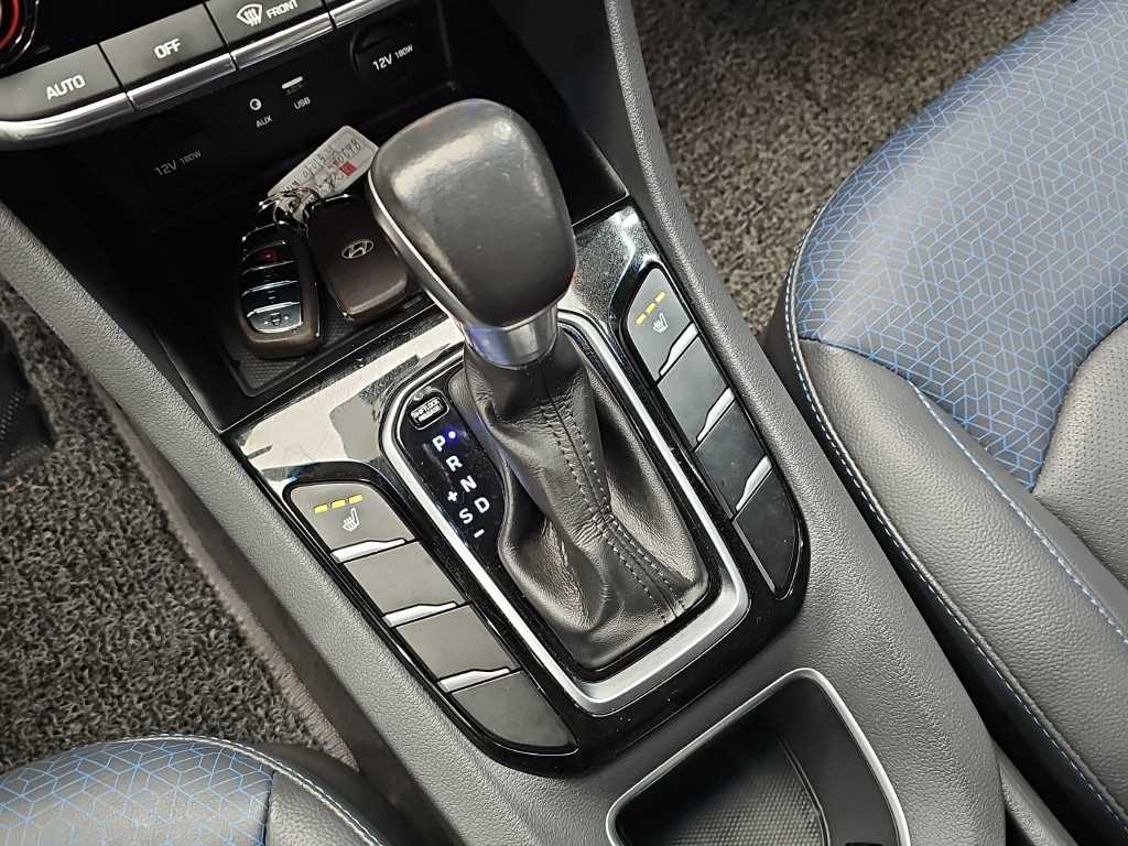 HYUNDAI Ioniq - Vista 8