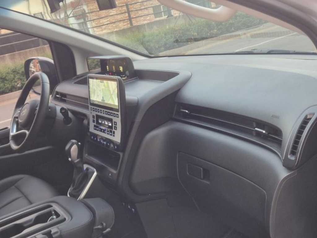 HYUNDAI Staria 2025 Gris - Importación desde Corea - HF Imports Iquique - Foto 15
