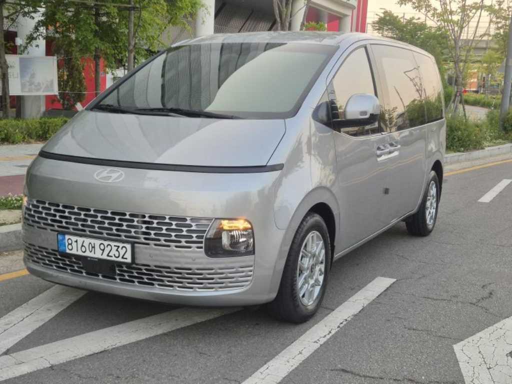 HYUNDAI Staria - Vista 3