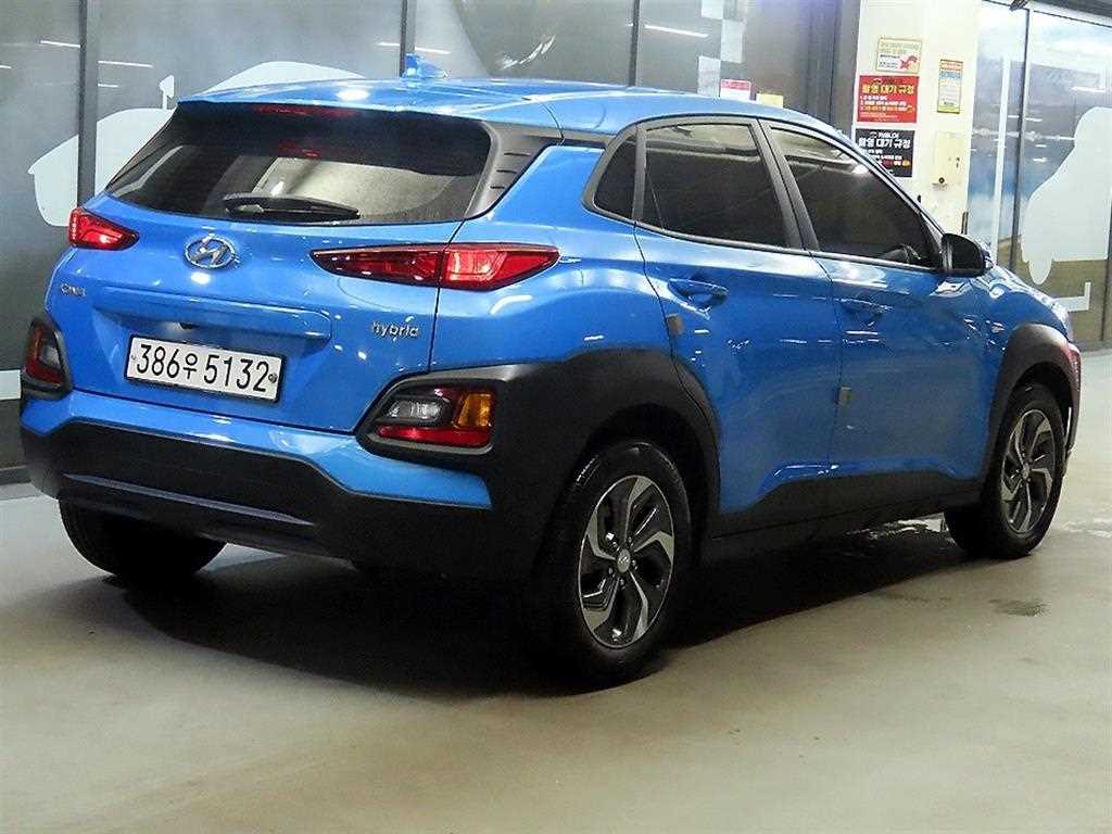 HYUNDAI Kona - Vista 4