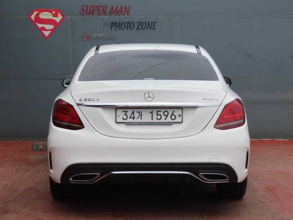 Mercedes Benz C Class - Vista 4