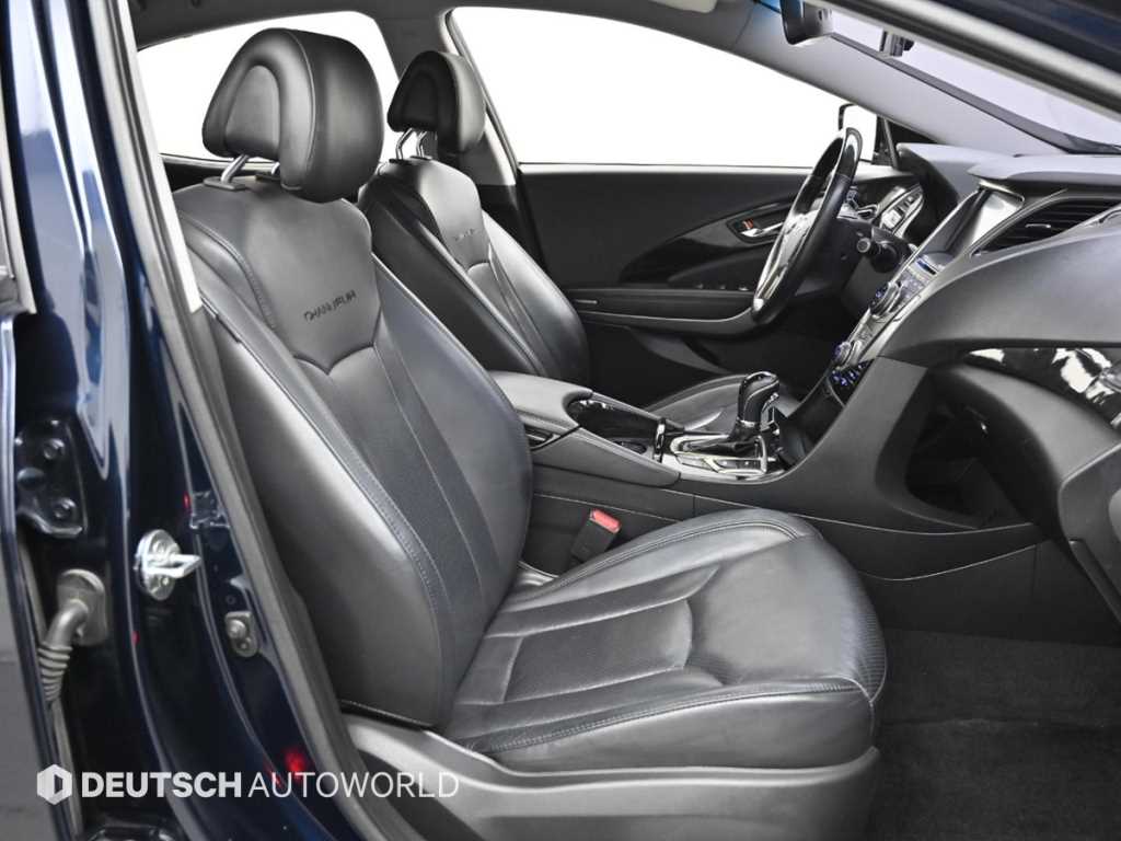 HYUNDAI Grandeur - Vista 12