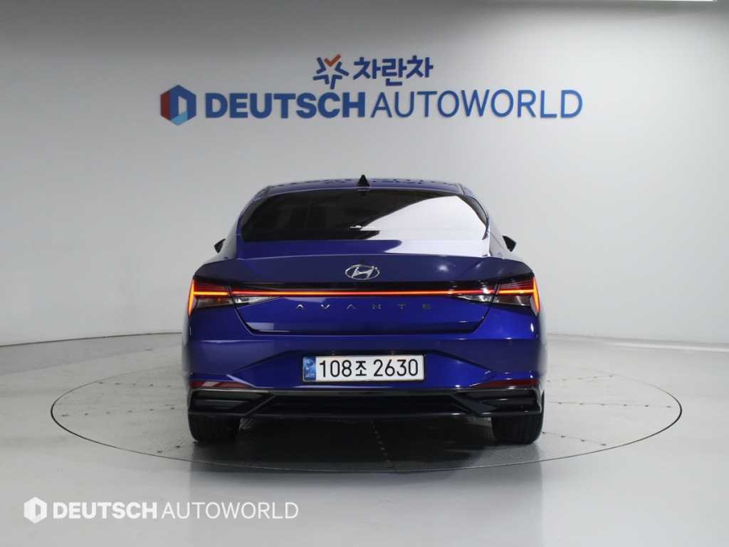 HYUNDAI Avante - Vista 4