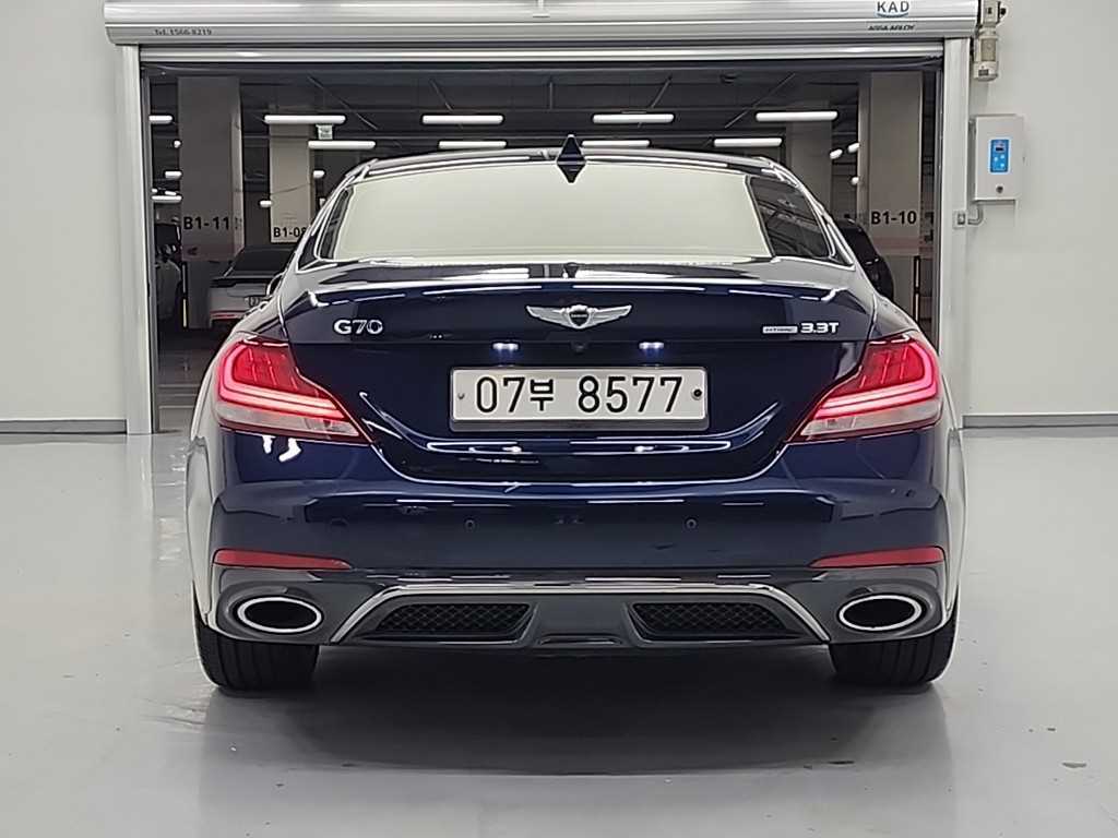 Genesis G70 - Vista 3