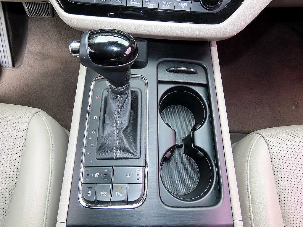 KIA Carnival - Vista 10