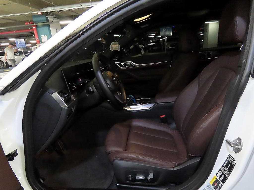 BMW i4 - Vista 5