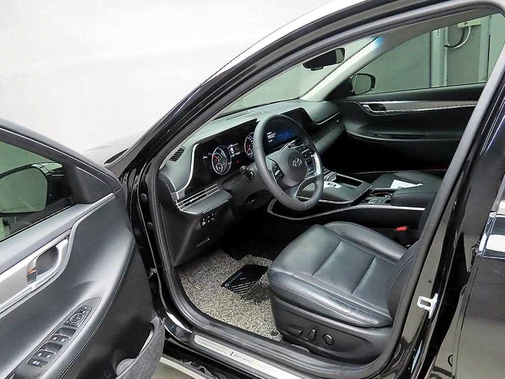HYUNDAI Grandeur - Vista 5