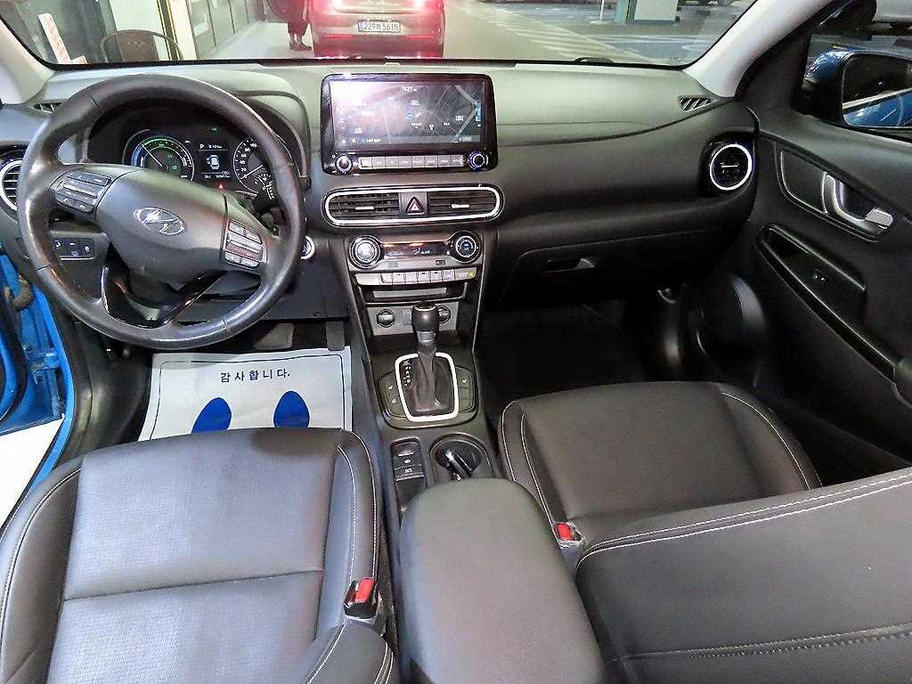 HYUNDAI Kona - Vista 10
