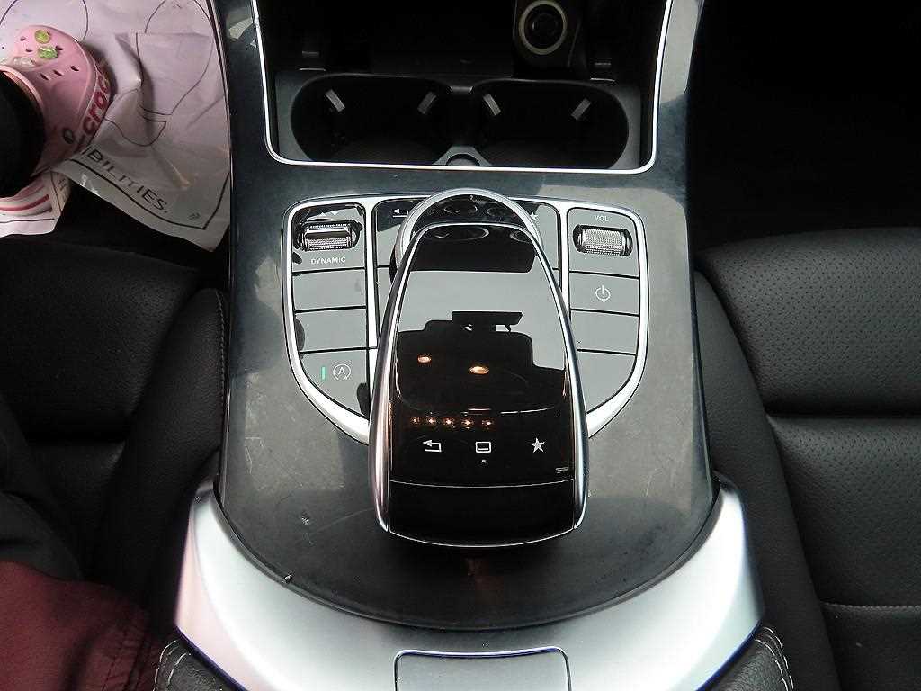 Mercedes Benz C Class 2016 Blanco - Importación desde Corea - HF Imports Iquique - Foto 13