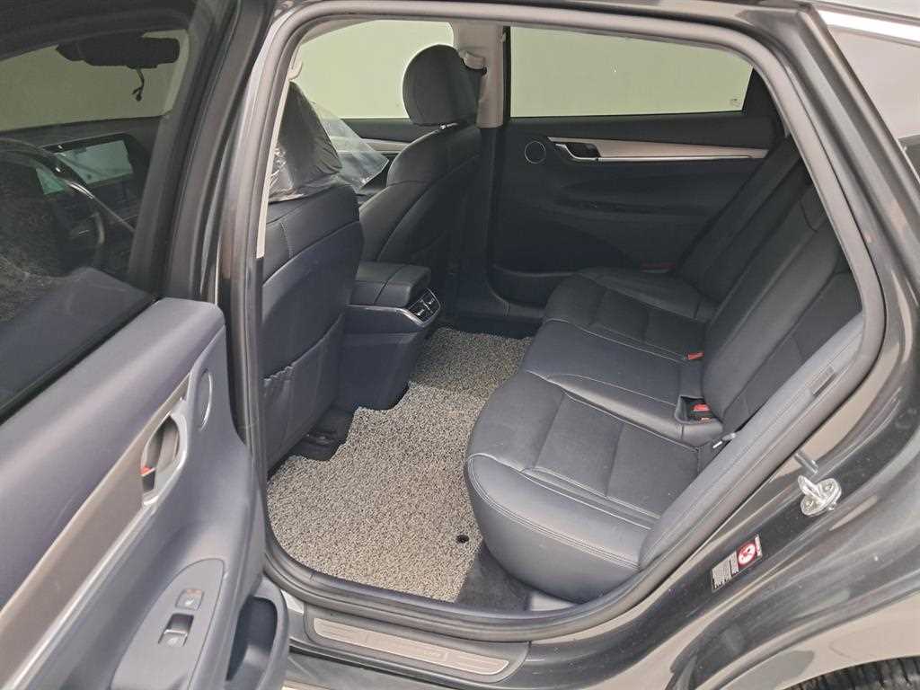 HYUNDAI Grandeur - Vista 12