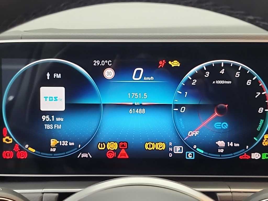 Mercedes Benz GLE Class - Vista 6