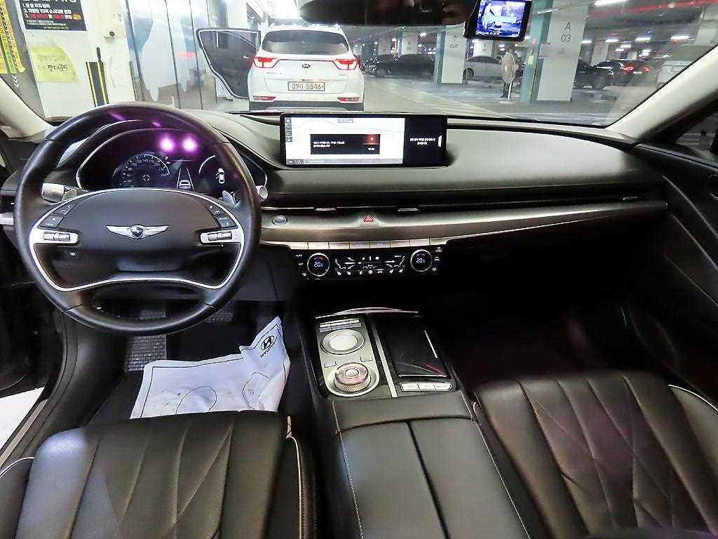 Genesis G80 - Vista 10