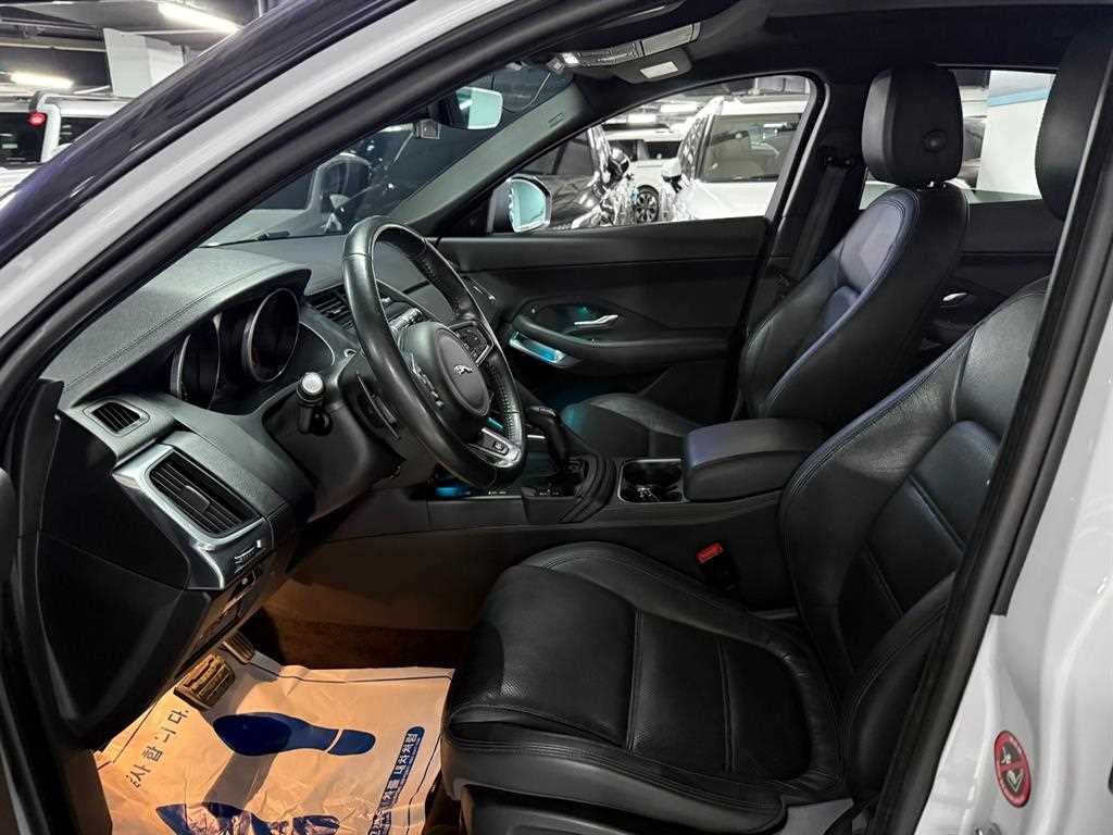 Jaguar E-PACE - Vista 9