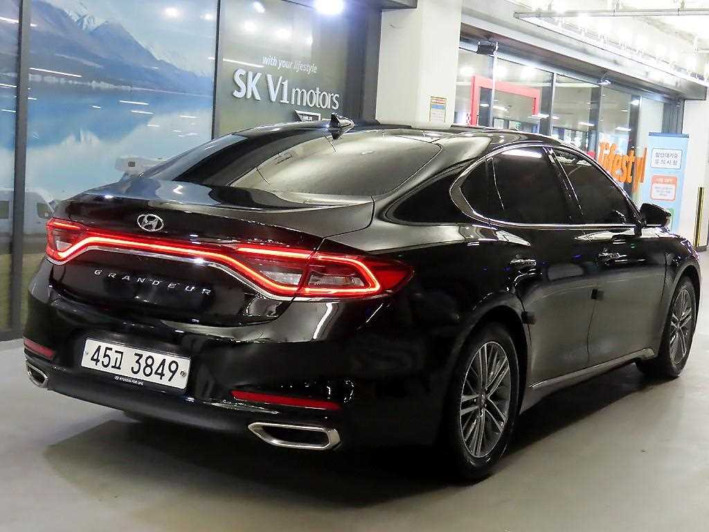 HYUNDAI Grandeur - Vista 4
